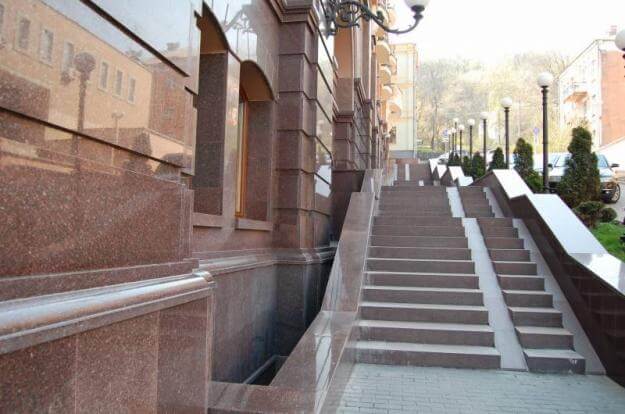 Купить натуральный гранит в Москве